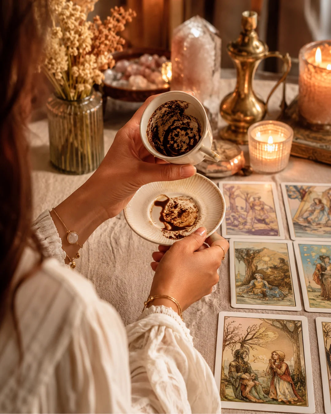 Yorumcu Nefes online kahve ve tarot yorumu detay tanıtım görseli | Gece Falcıları