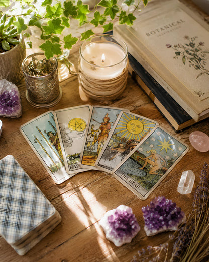 Yorumcu Karmen tarot yorumu tanıtım görseli