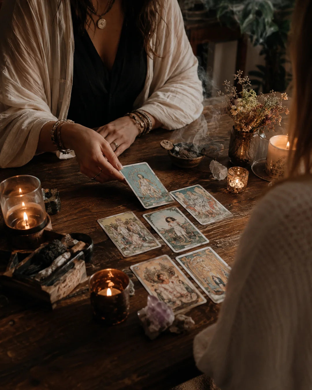 Yorumcu Nergis tarot yorumu tanıtım görseli