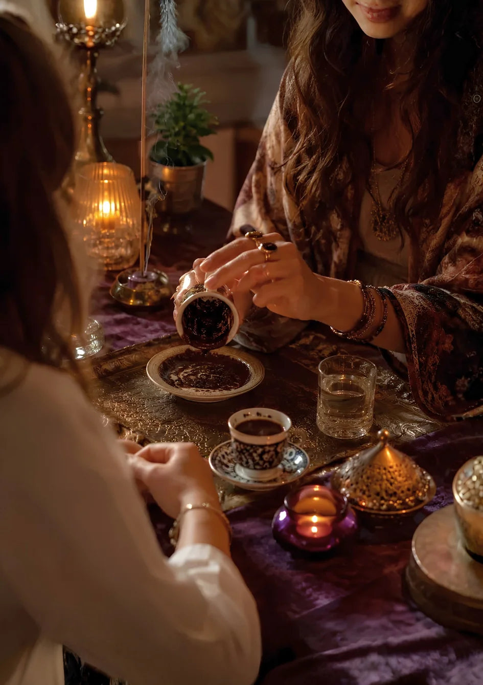 Online Fal Cafe yorumcu Gülce online kahve yorumu görseli